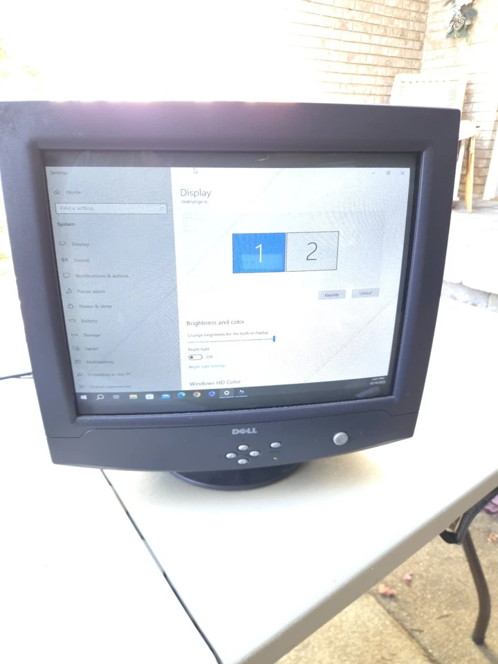Vintage Dell E771P 16" Retro Gaming CRT VGA Computer Monitor CM2317P Tested Y2K - Image 2 of 4