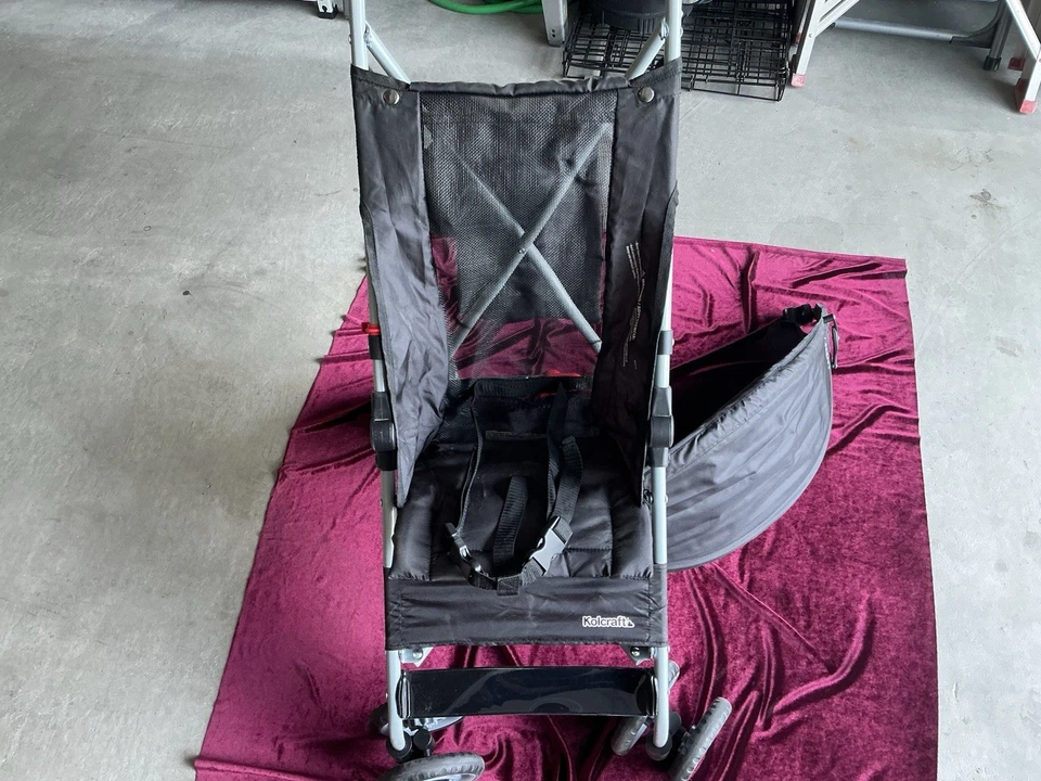 Paraguas Kolcraft Cloud unisex 9,5 lb. Cochecito, negro para niño/niño pequeño Foto 2 de 4