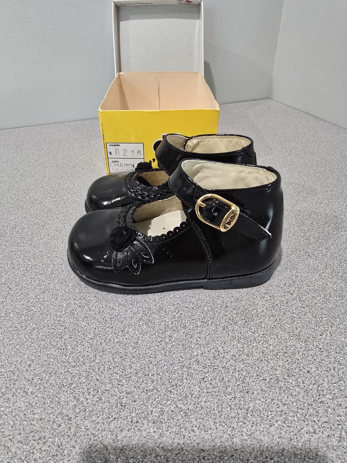 Made In Spain Size 3/4 Us Size 19 Spain Nwb