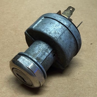 PETERBILT/POLLAK Ignition Switch ****no key**** [chrome bezel]