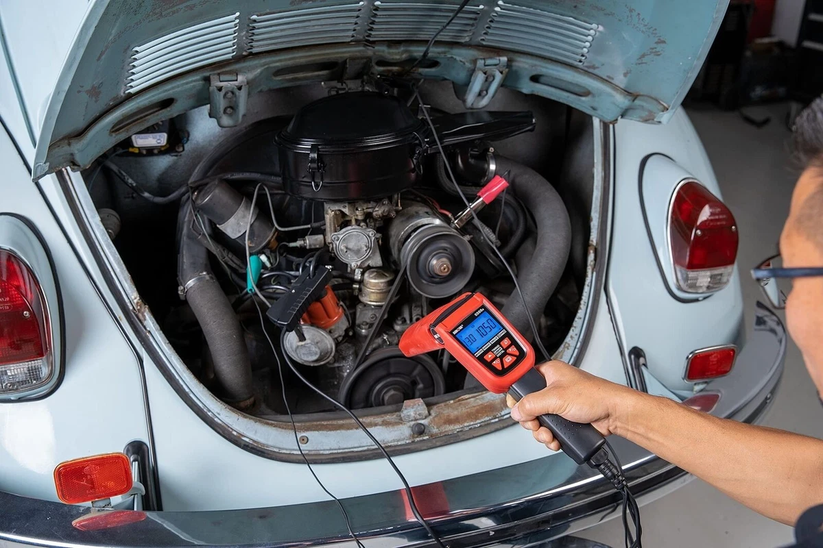 Setting the timing on a classic Volkswagen Beetle with an INNOVA Pro Timing Light