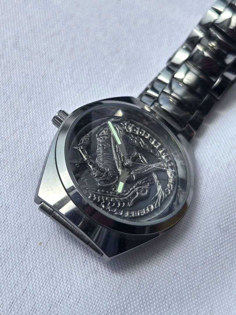 世界5000本限定！Fossil Aliens Watch エイリアン 未使用 Unused Dead Battery Fossil Alien Themed Men's Watch Limited 5000