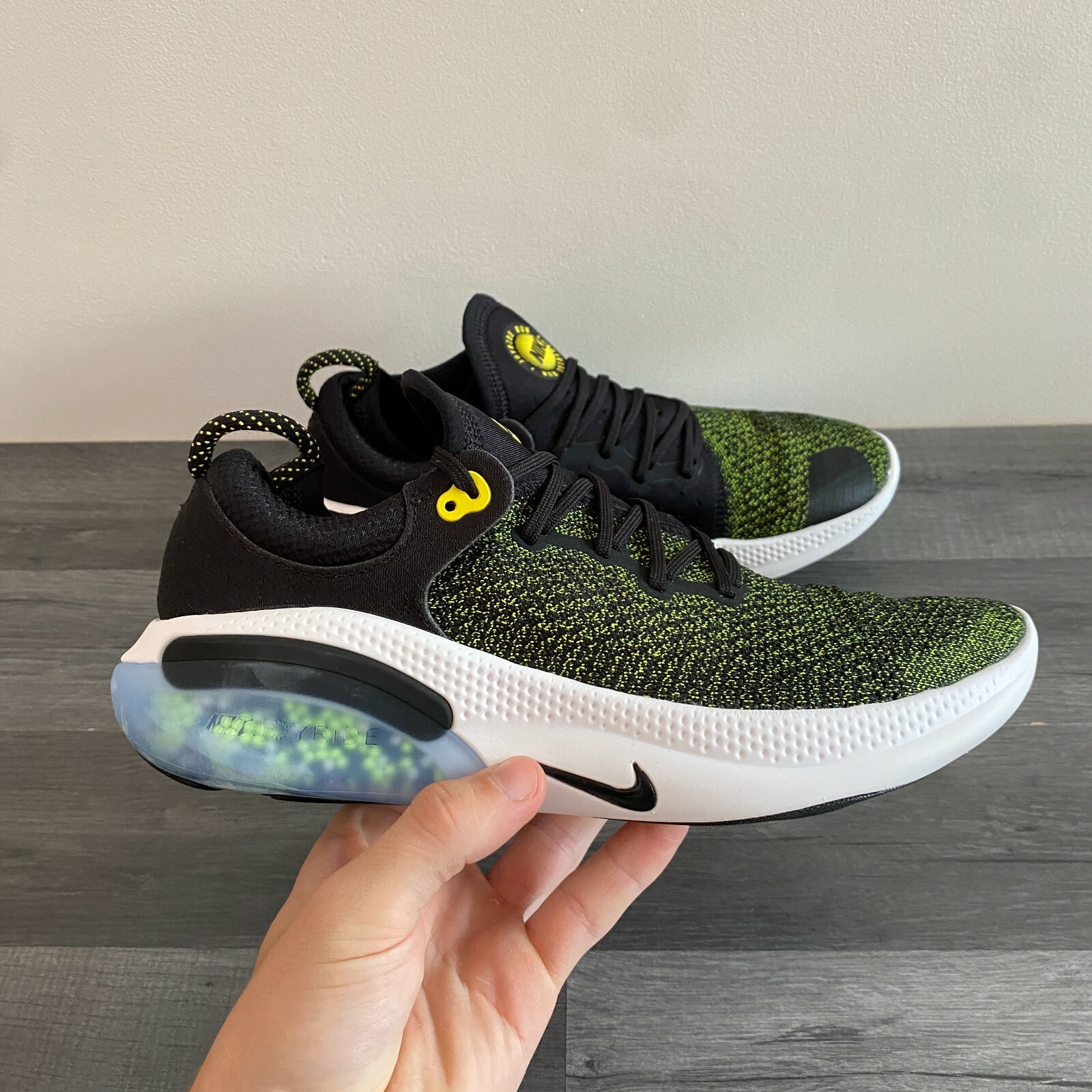 NIKE MENS JOYRIDE RUN FLYKNIT - UK 8 