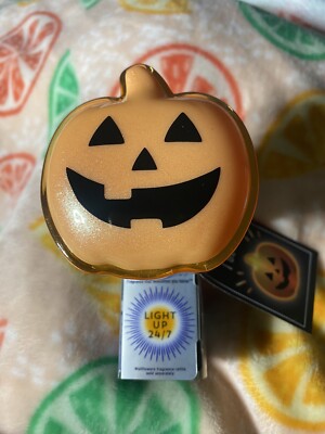 Bath & Body Works Glowing Halloween Pumpkin Nightlight Wallflower Plug Neon And