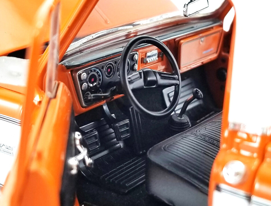 ACME 1/18 Scale A1807213 - 1972 Chevrolet K-10 4X4 - Orange