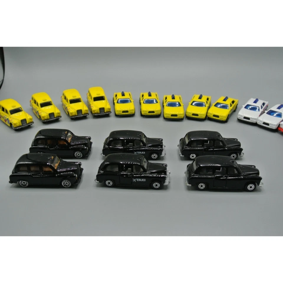 Matchbox Diecast Taxi Lot of 24 FX4R London Hero City Coca-Cola 1986-2004 EX - Image 4 of 4