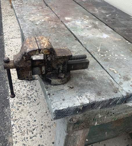 Antique Workbench W/vice Fresh From The Barn  - Picture 8 of 9