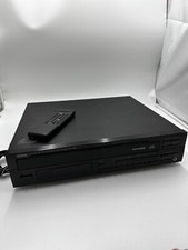 YAMAHA NATURAL SOUND COMPACT DISC PLAYER CDC-655 With Remote Control Powers On