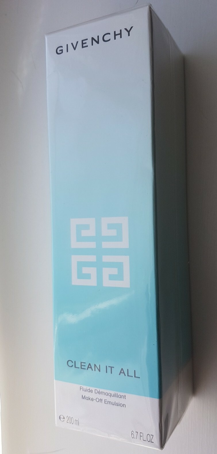 givenchy clean it all