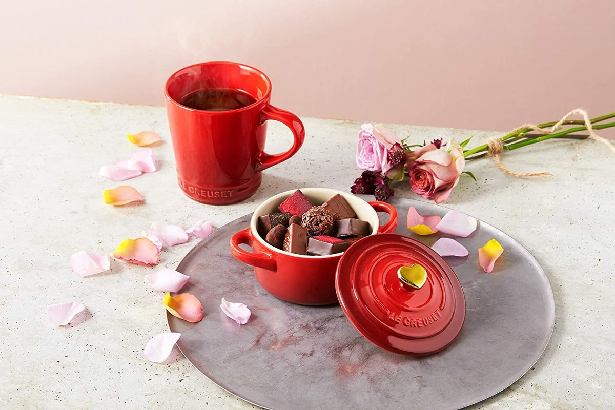 Le Creuset Mini Cocotte 2021 Valentine Collection Cherry red Le Creuset Mini Cocotte 2021 Valentine Collection Cherry red