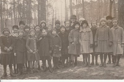 Foto AK  Hübsche Mädchen Schulklasse Berlin Friedenau 20/30er Jahre