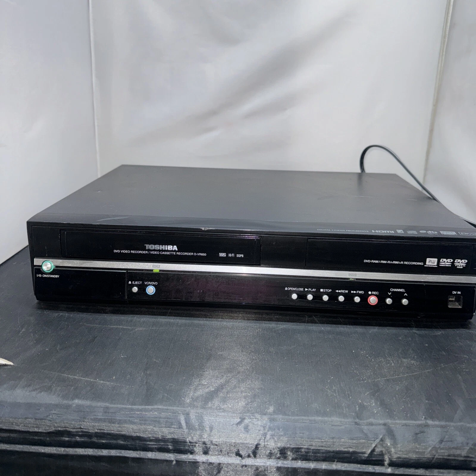 TOSHIBA D-VR650KU DVD VHS VCR RECORDER COMBO - (NO REMOTE)