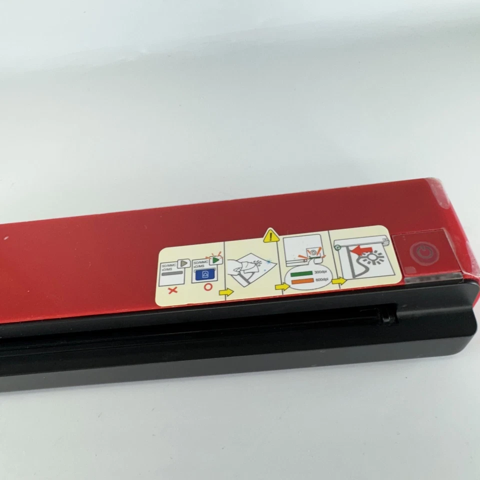 Pandigital PANSCN06R Personal Photo Scanner/Converter Handheld Red USB 600 DPI - Image 3 of 4