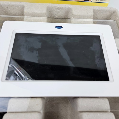 Edge Digital Photo Picture Frame with MP3 Player 7" Hi-Res PE204723 Remote - Picture 2 of 18