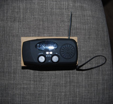 Emergency Solar Hand Crank Weather Radio, Lot B