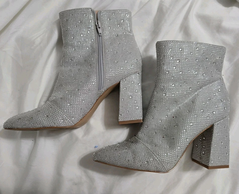 Botines BCBGeneration Plateados Talla 9 Desfile Baile Foto 3 de 4