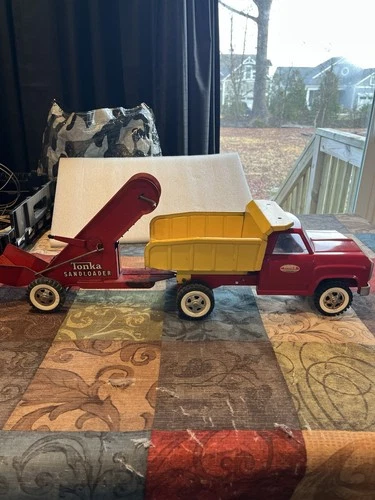 Vintage Tonka Dodge Dump Truck With Sand Loader Pressed Steel 60’s
