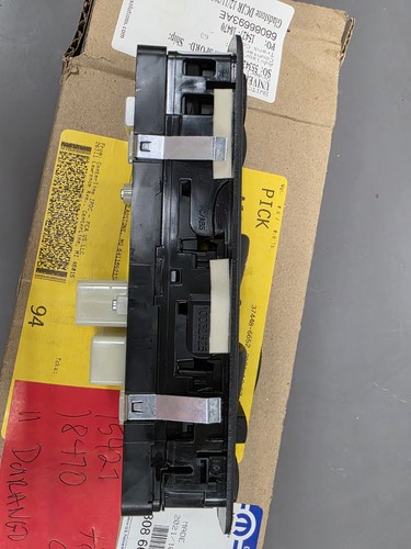 Door Window Switch-SXT, VIN: G Mopar 68086693AE fits 11-13 Dodge Durango - Picture 3 of 3