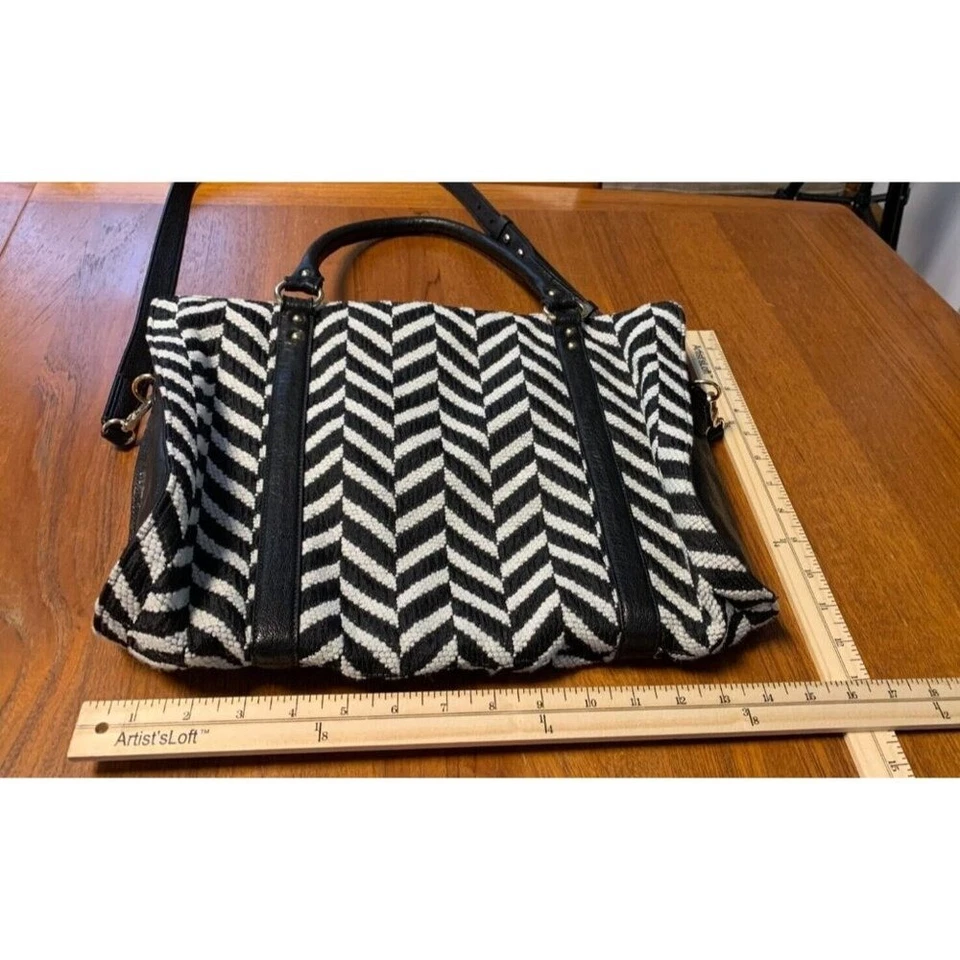 Lauren Merkin черный и белый богемное старые деньги шеврон ткани Дамская сумка регулируемый - Изображение 3 из 4