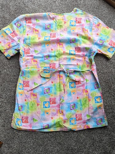 Cherokee Inspired Comfort Scrub Top Sm Pink With Multiple Color Heart Pattern - Picture 4 of 4