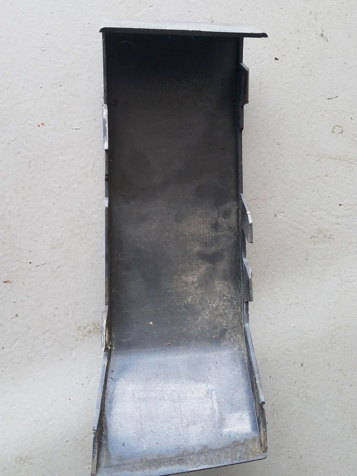 Moldura de enchimento de para-choque traseiro esquerdo fabricante de equipamento original 8620819 para 2003-2006 Volvo XC90 - Imagem 2 de 4