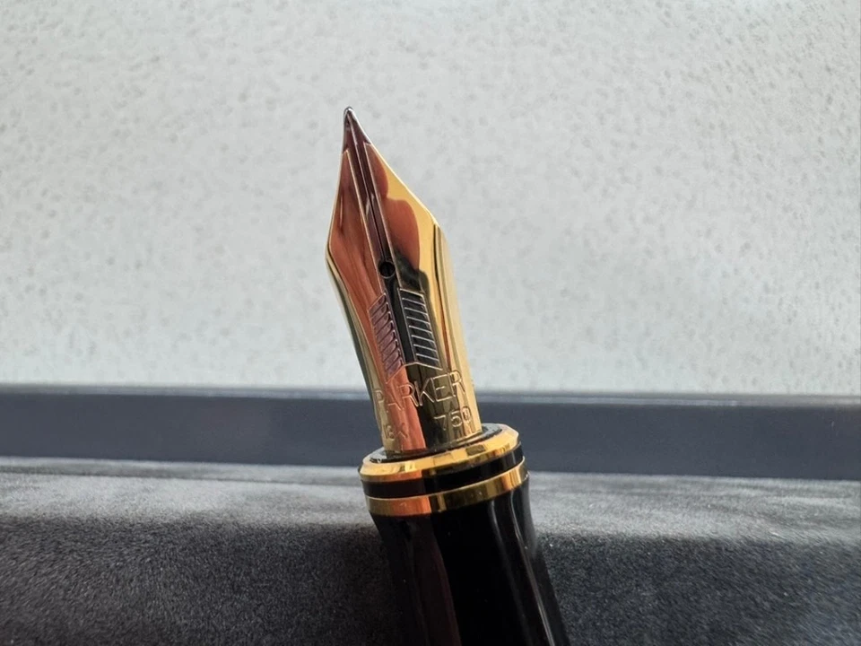 Parker Duofold Centennial Fountain Pen Red Marble Unused and Boxed - Image 4 of 4