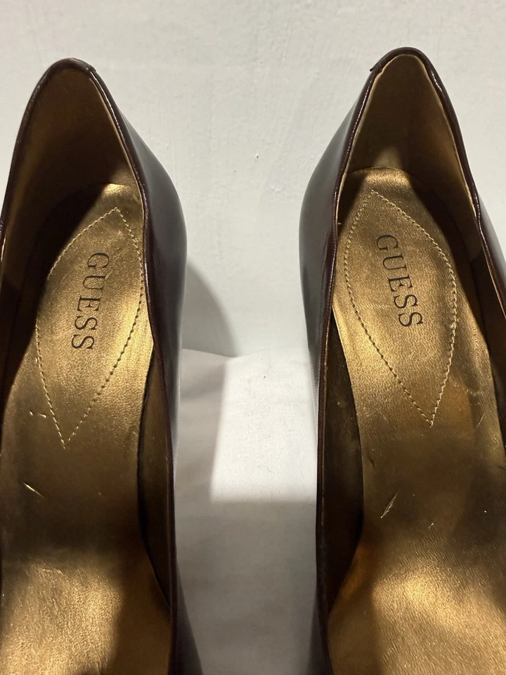 Zapatos de salón GUESS para mujer con punta talla 8 1/2 Foto 2 de 4