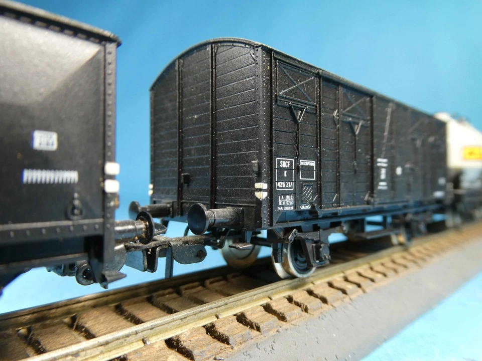 JOUEF HO 8295 ETAT TANK LOCO+2 PIKO SNCF WAGONS+JOUEF ALGECO WAGON -VINTAGE - Image 3 of 4