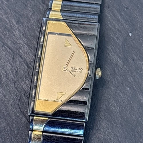 Seiko Vintage Funky Women’s Watch Japan Quartz 2p20-5k09