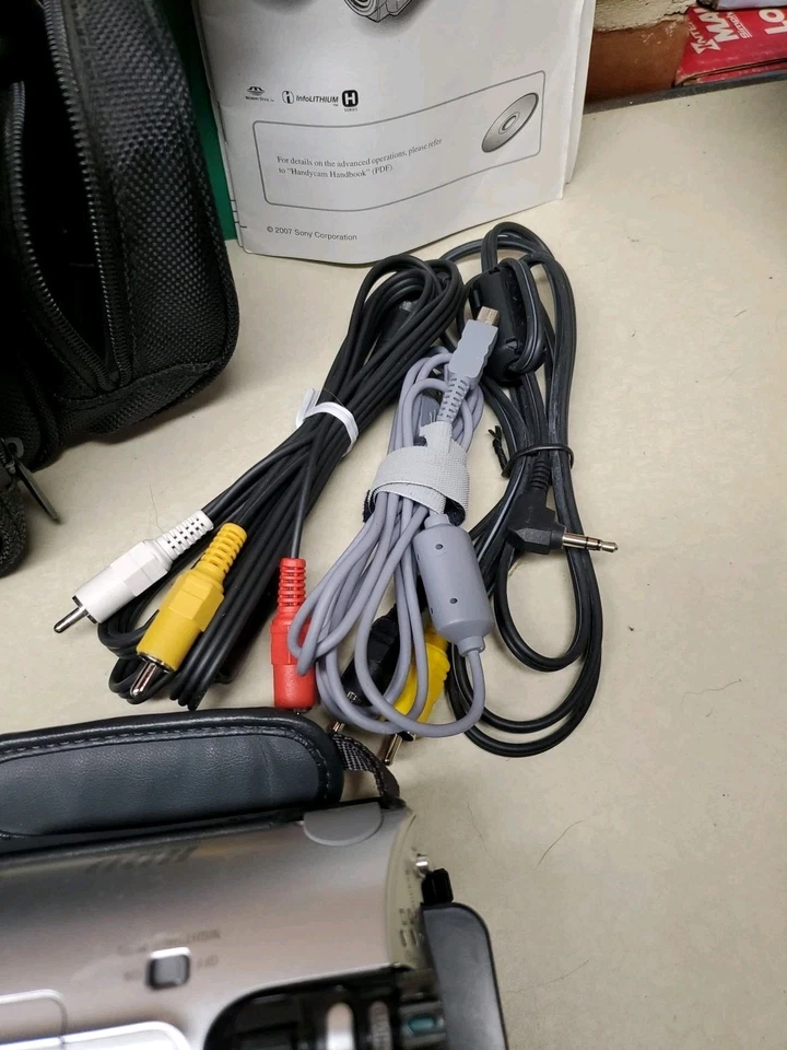 Sony Handycam DCR SR42 Camcorder 40x Optical Zoom 30GB HDD Bundle Tested Works - Image 4 of 4