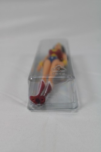 Mattel JLA Justice League Unlimited Wonder Woman Action Figure - Picture 4 of 4