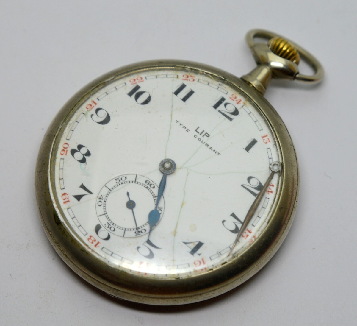 VINTAGE LIP TYPE COURANT FRANCE OLD MEN MECHANICAL POCKET WATCH