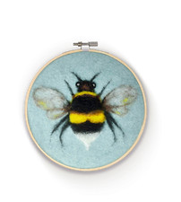 Zestaw filcowania igłowego The Crafty Kit Company 'Bee In A Hoop'
