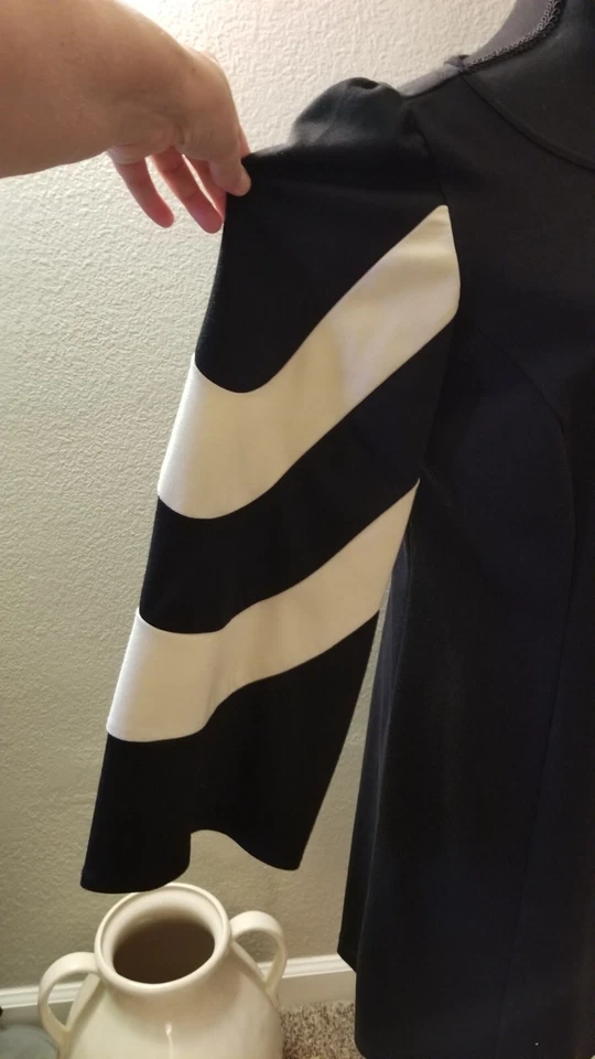 Vestido firma sangría, blanco y negro. Manga larga. Talla 10. Foto 4 de 4