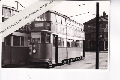 LONDON TRANSPORT TRAMWAYS - FELTHAM CAR NO. 2071 @ BOUNDS GREEN - PHOTO - B17770