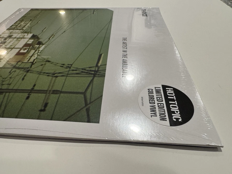 Thrice The Artist In The Ambulance New Sealed 2x Vinyl LP 2016 Hot Topic Variant - Image 4 of 4