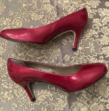 Vaneli Red Patent Leather Heels - 9W
