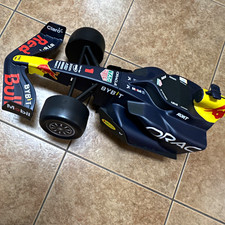 Oracle Red Bull Racing 1:18 RB18 Max Verstappen 2022 Diecast w/ Case