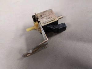 Audi 80 90 S2 B4 1995 Benzin 110kW Vakuumventil Unterdruckventil Magnetventil