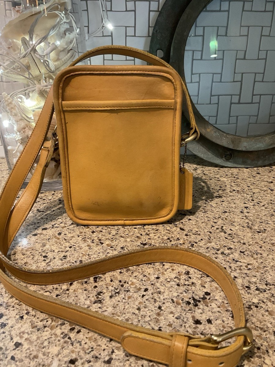 vintage coach old Suede スウェード カメラバッグ vintage coach old Suede スウェード カメラバッグ - メルカリ