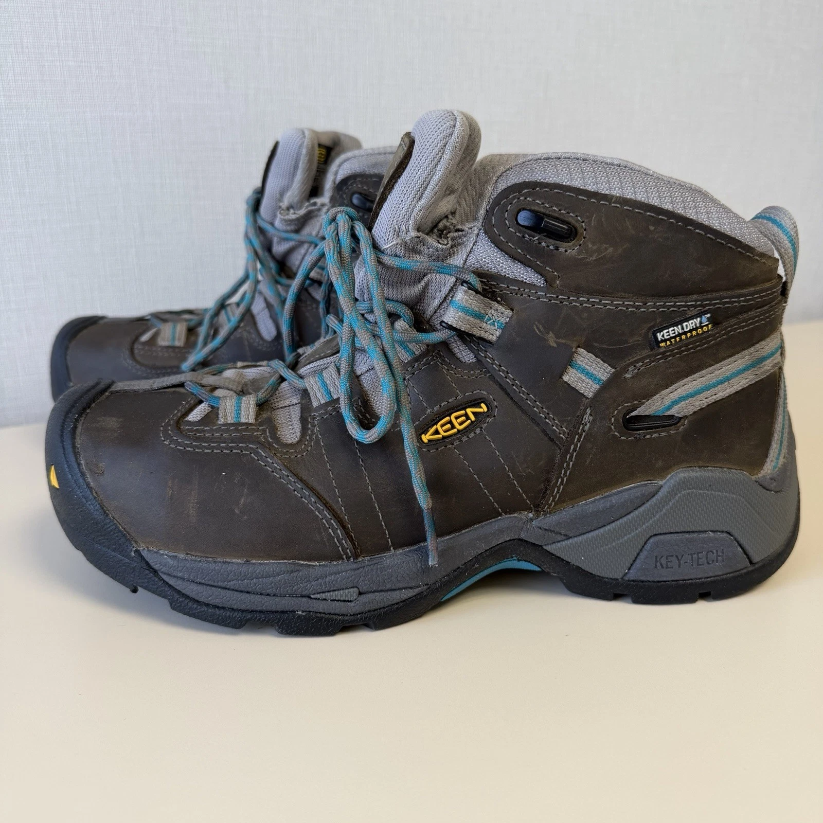 KEEN Women's Boots Detroit XT Mid Steel Toe Waterproof Hike Work Shoes 8.5 EU 39
Opens in a new wind