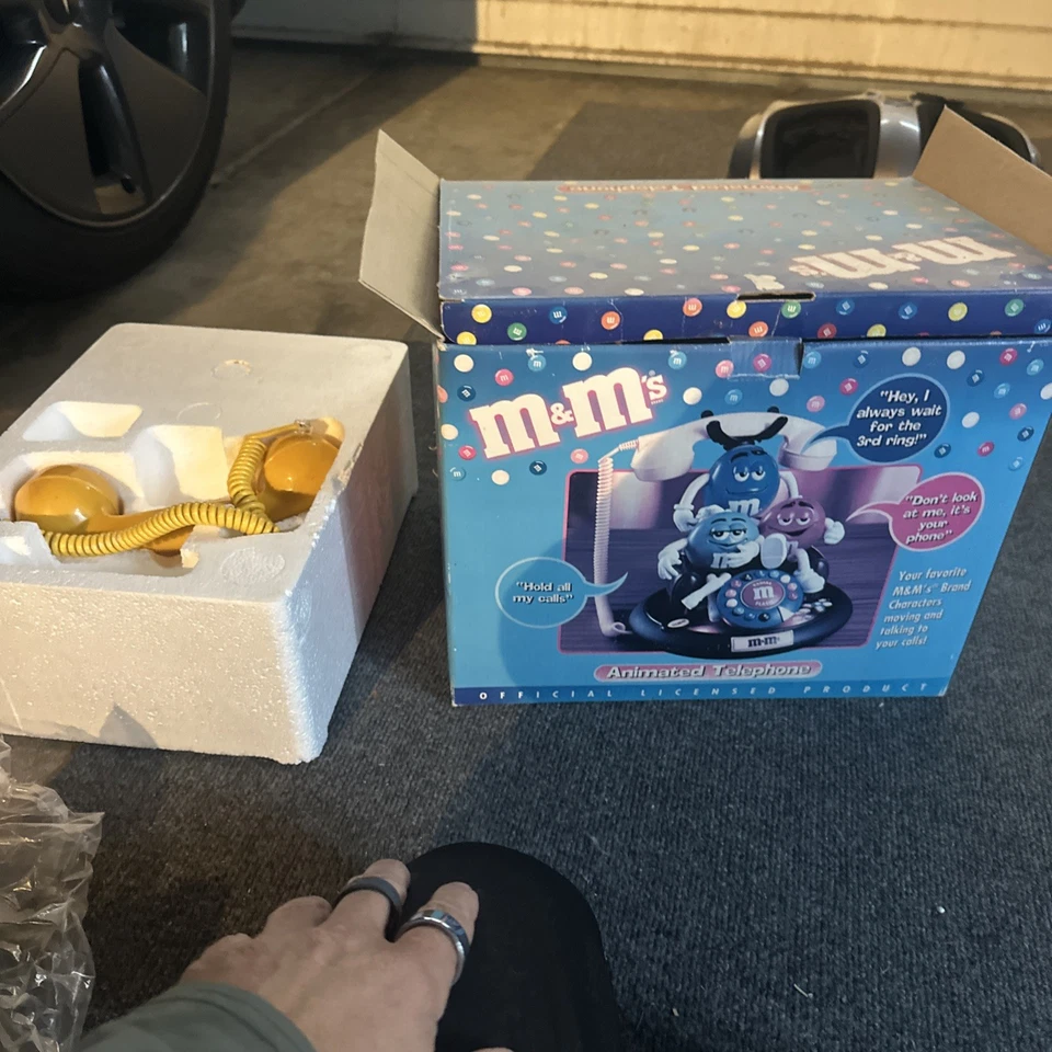 Teléfono animado M&Ms de colección se enciende y habla completo en caja Foto 3 de 4