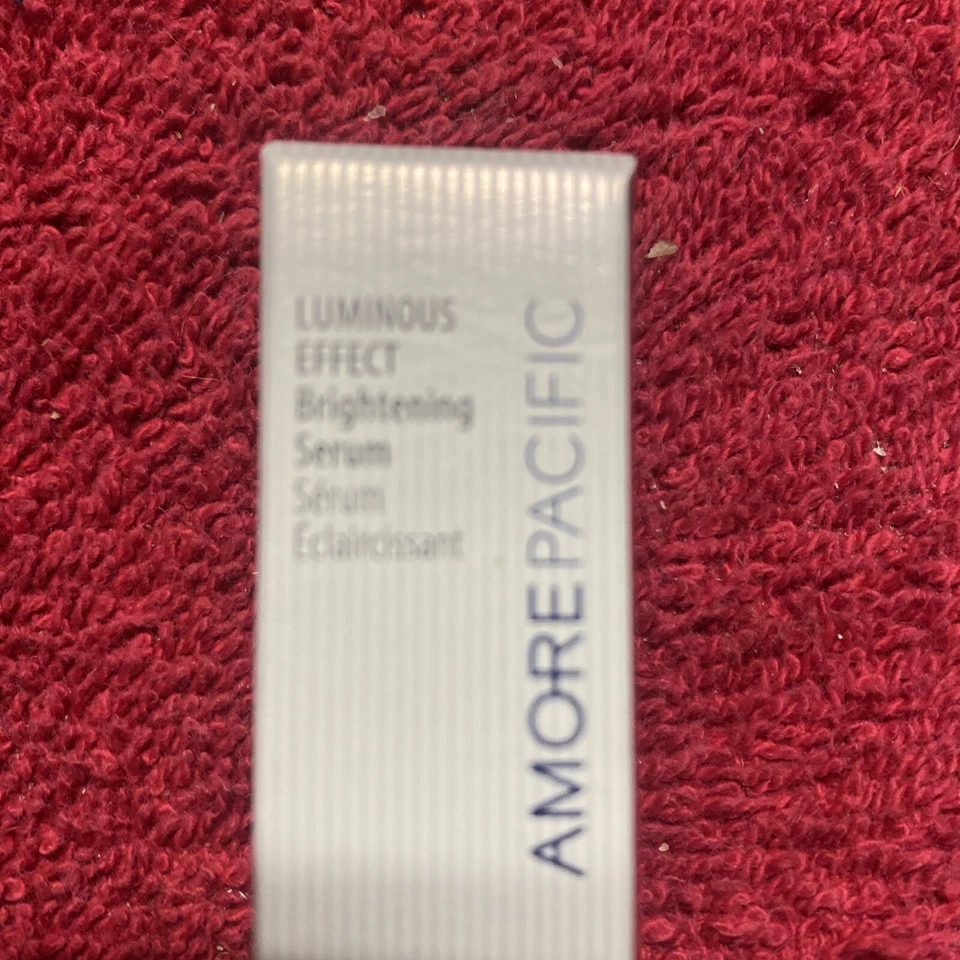 Amore Pacific Suero Iluminador Efecto Luminoso Tamaño Viaje Tubo 3 ml Foto 2 de 4