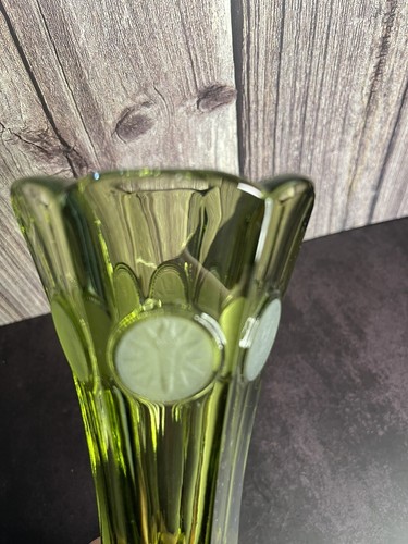 Vintage Green Fostoria Coin Glass Footed Bud Vase 8” Mint Condition Pretty - Picture 5 of 5