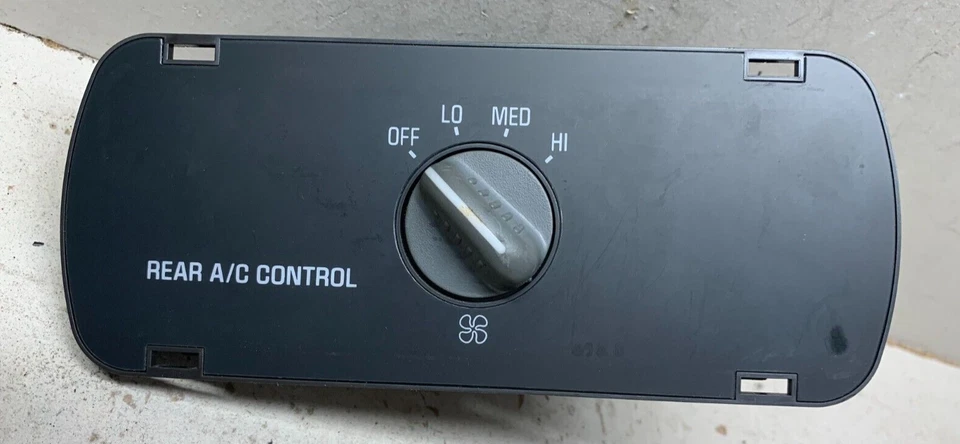 Climatizador trasero Tahoe Suburban 1995-1999 usado Chevy GMC C/K 1500 2500 3500 Foto 2 de 4