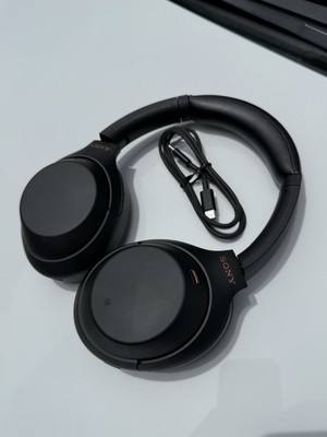 Sony WH-1000XM4 Wireless Noise Canceling Headphones Black Used