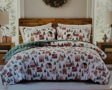 DOM8125 HOLLY  MOSS 3-Piece Christmas Scene Quilt Set Reversible