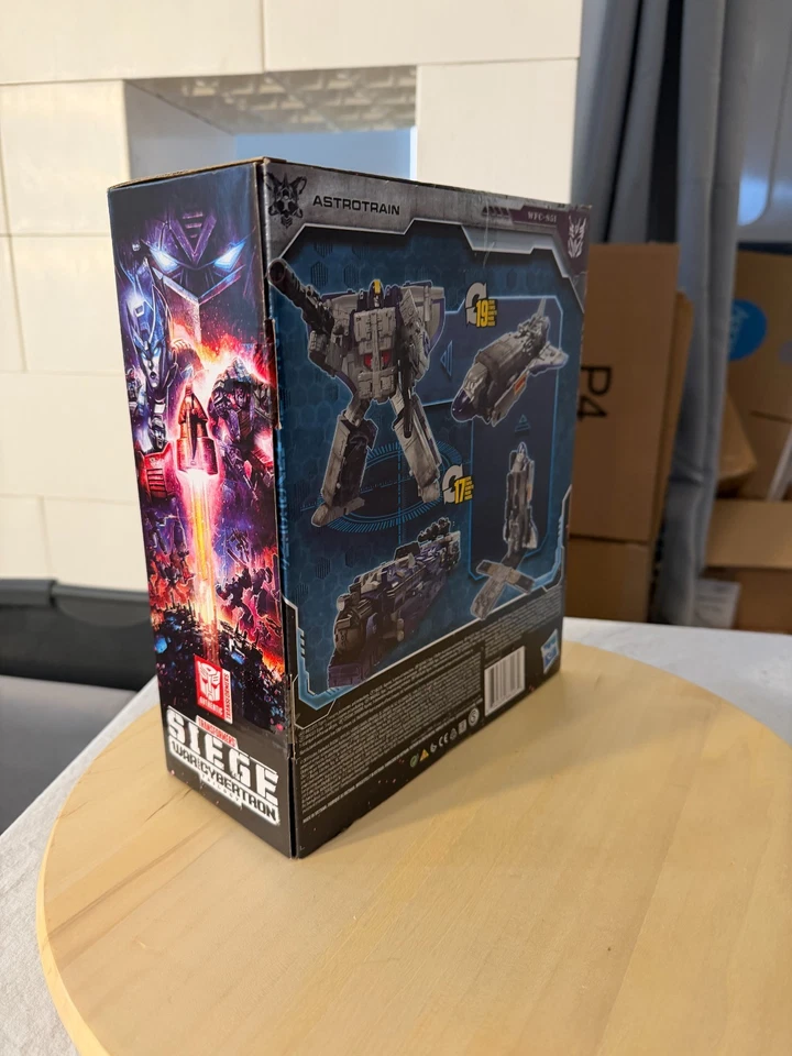 TRANSFORMERS SIEGE WAR FOR CYBERTRON ASTROTRAIN MISB NIB SEALED - Image 3 of 4