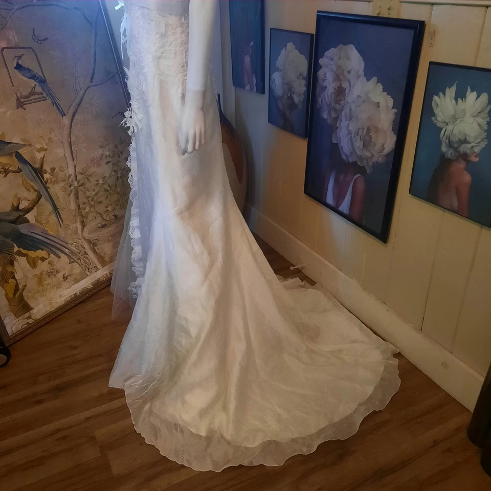 Vestido de novia halter DEMETRIOS #3086 marfil organza y volantes de encaje sirena talla 6/8 Foto 3 de 4