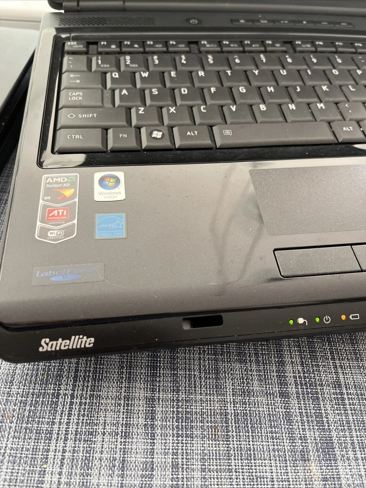 Toshiba Satellite L355D Laptop 3GB RAM 2.10 GHz AMD Turion X2 Windows Vista - Image 2 of 4